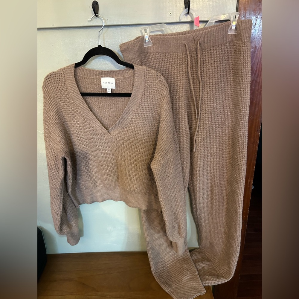 Pink Rose Sweater Set Top+Bottoms